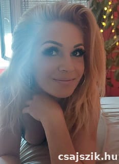 Adrienn szexpartner +36 30 140 0562 fénykép 7.