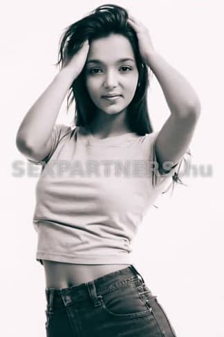 Zalaegerszeg, 23 éves escort, Emese