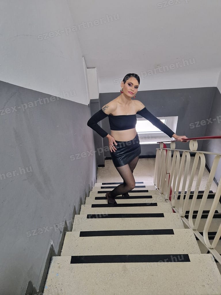 Krisztia profilképe